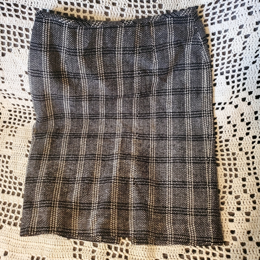 Focus 2000 Black and White Tweed Pencil Skirt
